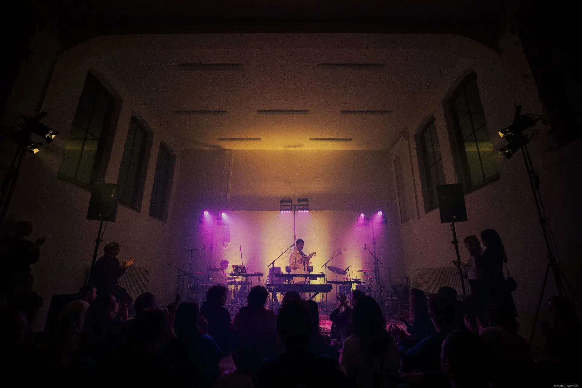 TROY x Koné duo performance